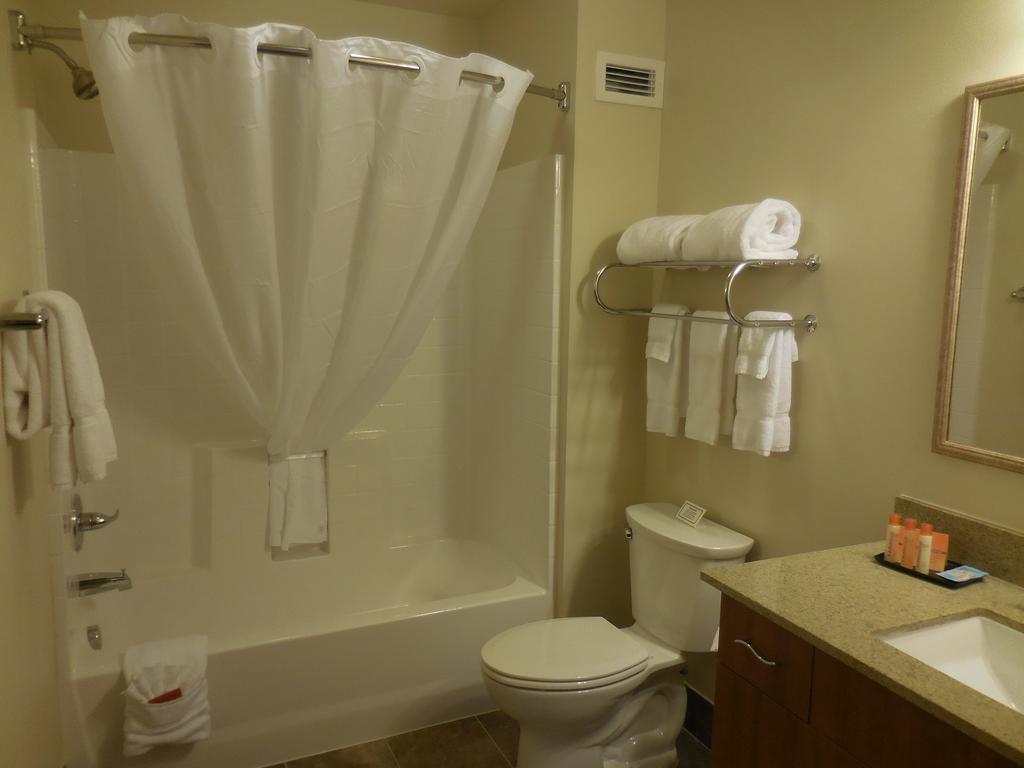 Ledgestone Hotel Vernal Δωμάτιο φωτογραφία